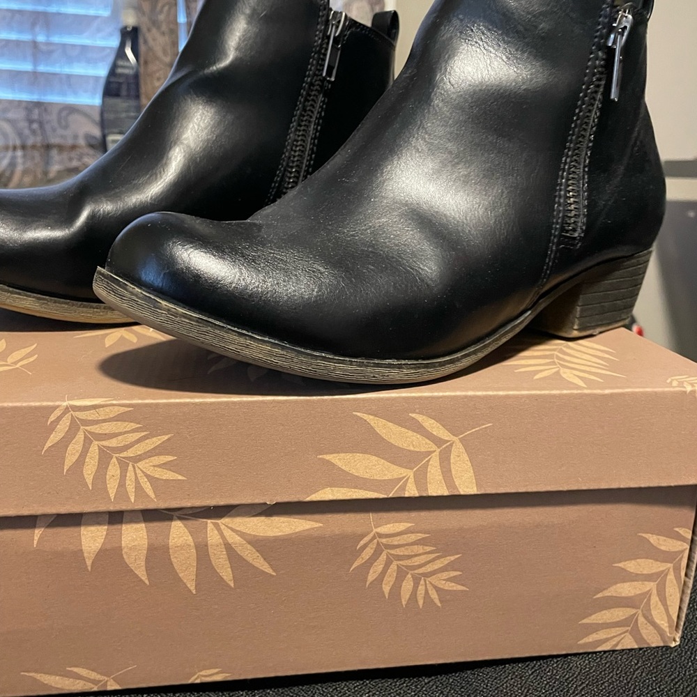Dunes Ankle Booties